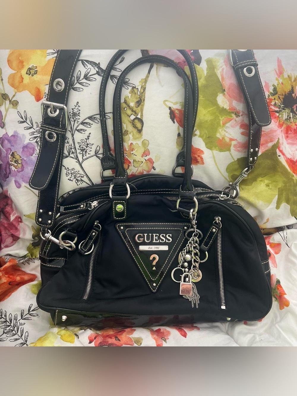 VINTAGE Y2K Black Guess Shoulder Bag